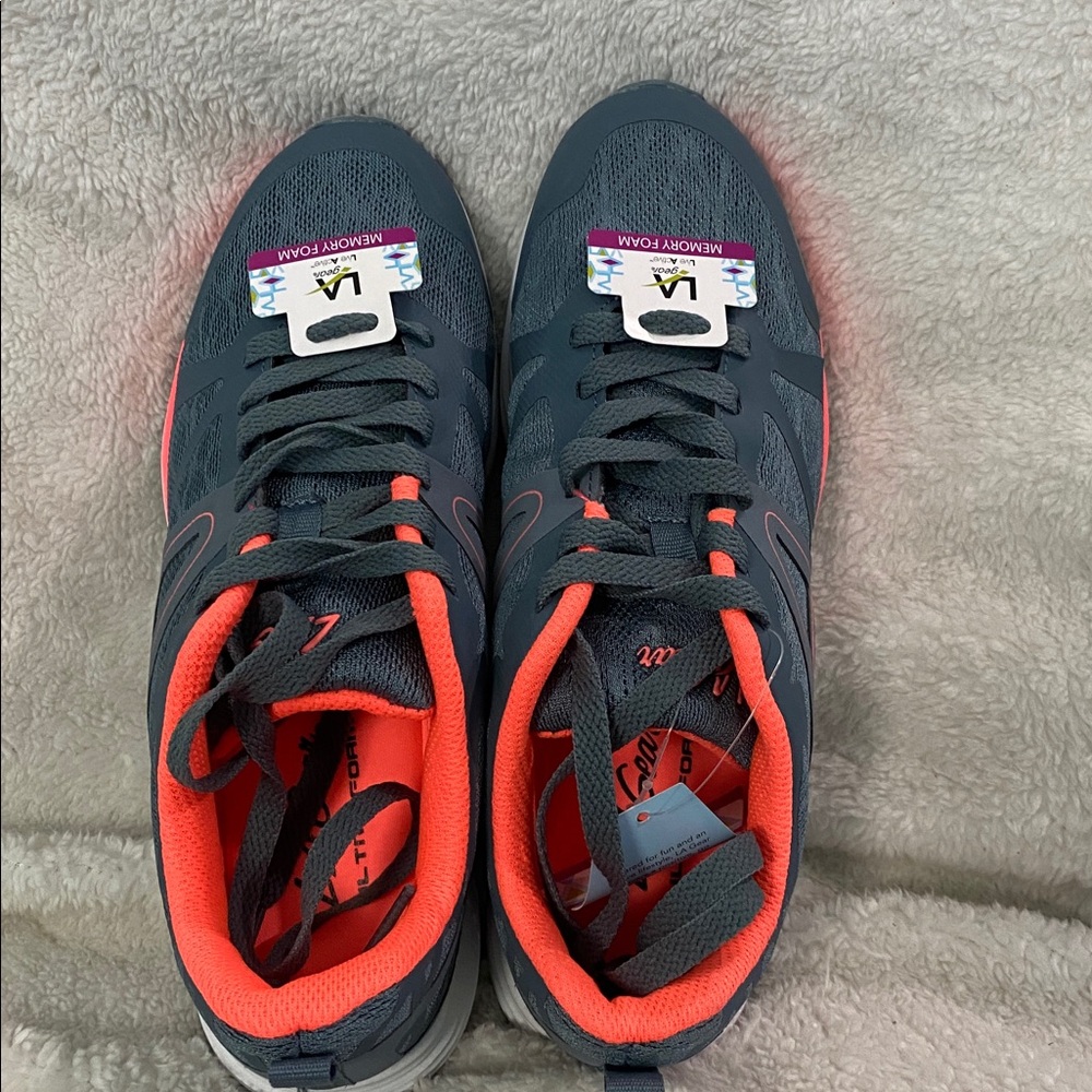 L.A. Gear Gray and Coral Women's Sneakers, Size 8